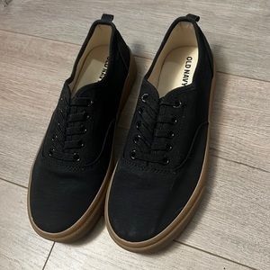 Old Navy black canvas runners